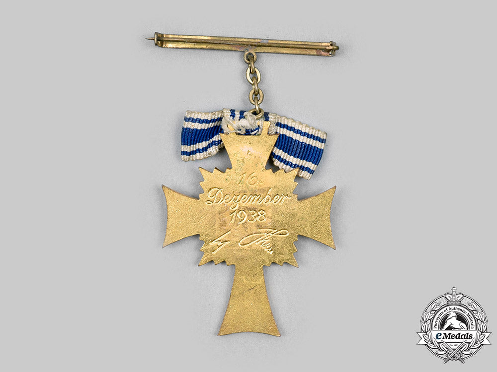 germany,_third_reich._an_honour_cross_of_the_german_mother,_gold_grade_c2020_872_mnc0800