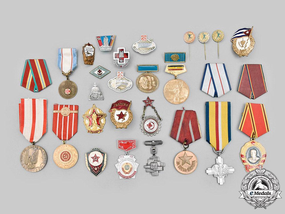 bulgaria,_cuba,_czechoslovakia,_east_germany,_poland,_romania,_russia._a_lot_of_twenty-_nine_socialist_medals_and_badges_c2020_872_mnc8875_1