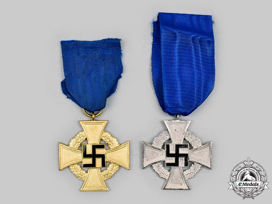 germany,_third_reich._a_pair_of_civil_service_long_service_crosses_c2020_874_mnc0804_1