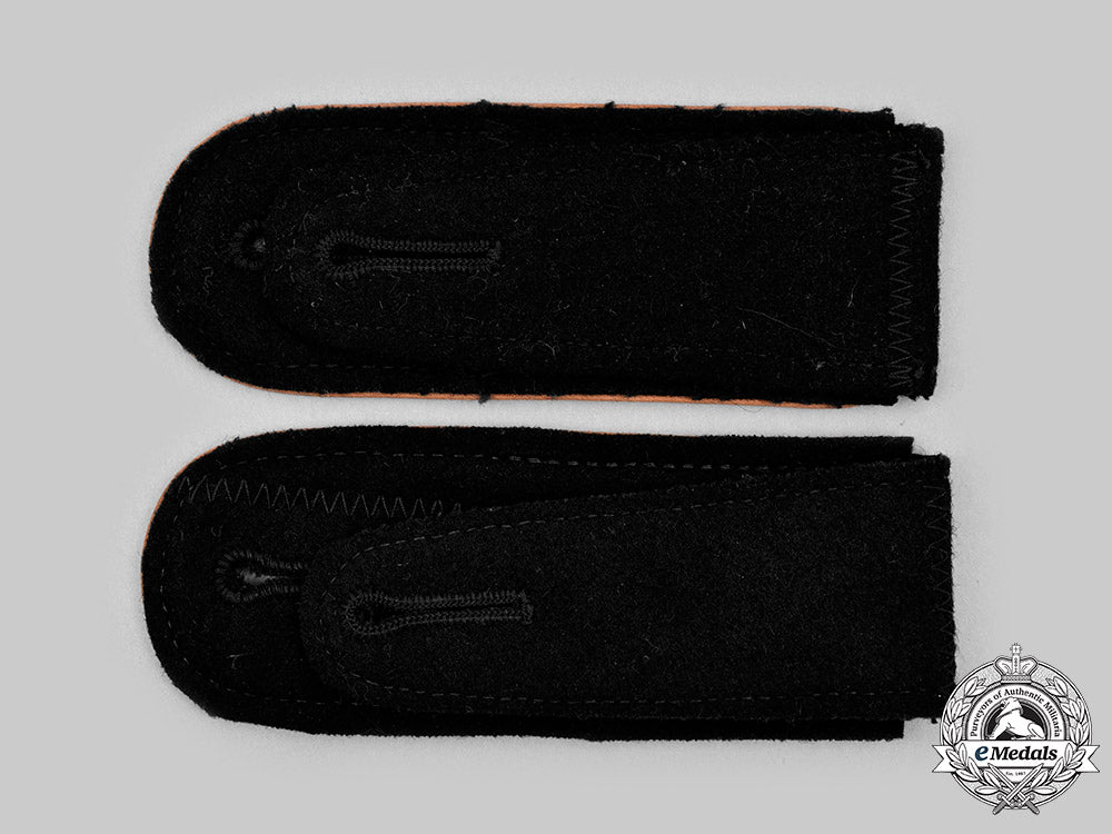 germany,_ss._a_set_of_waffen-_ss_mann_reconnaissance/_motorcycle_personnel_shoulder_straps_c2020_881_mnc8108_1