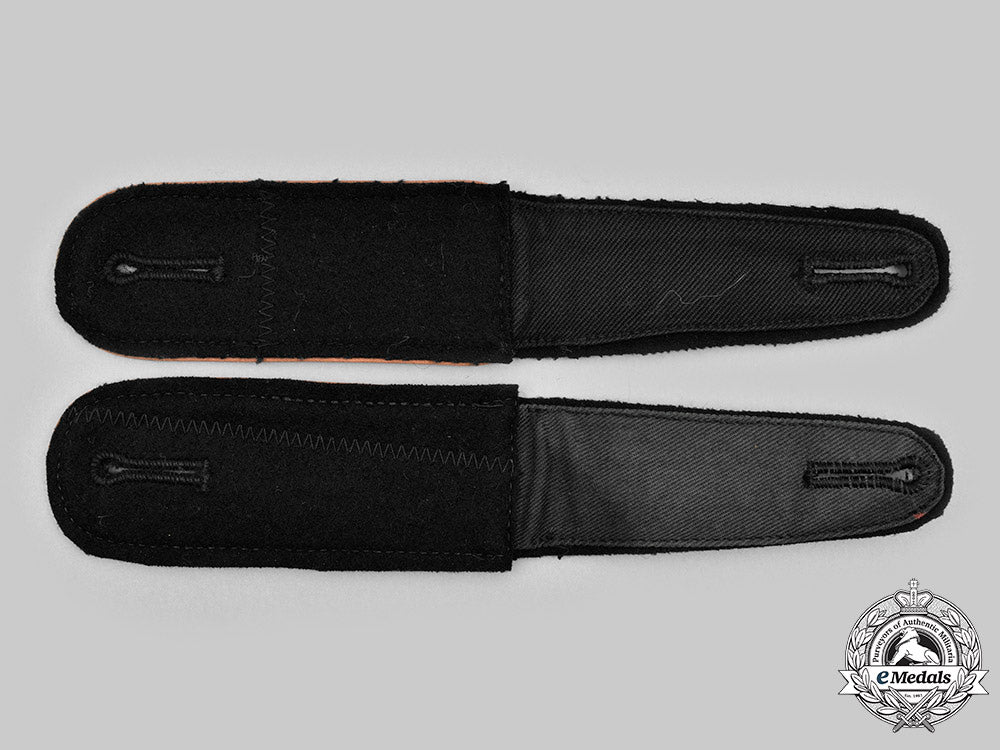 germany,_ss._a_set_of_waffen-_ss_mann_reconnaissance/_motorcycle_personnel_shoulder_straps_c2020_882_mnc8110_1
