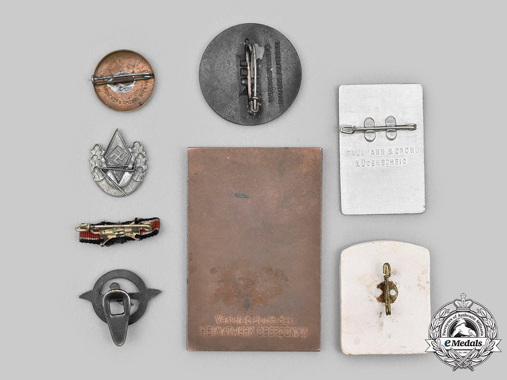 germany._a_mixed_lot_of_badges_c2020_890_mnc8126_1