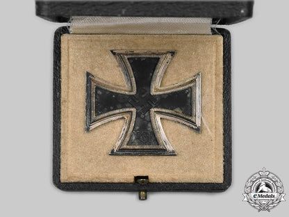 germany,_wehrmacht._a1939_iron_cross_i_class,_with_case,_by_klein&_quenzer_c2020_909_mnc2637