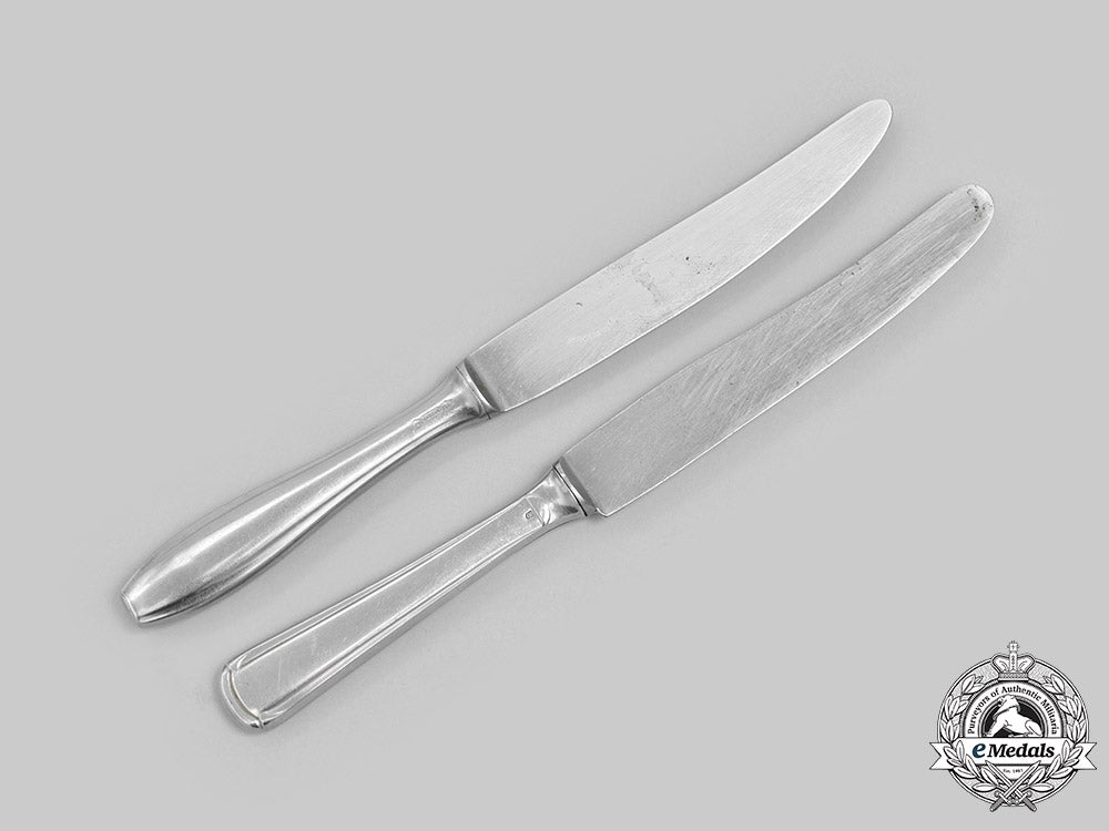 germany,_third_reich._a_pair_of_mess_hall_butter_knives,_kriegsmarine_and_bmw_factory_c2020_920_mnc8957