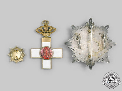 spain,_kingdom._three_order_of_military_merit_with_white_distinction_awards_c2020_950_mnc9269_1