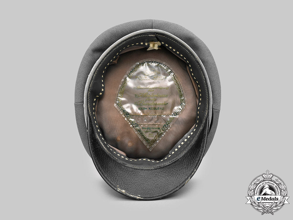 germany,_bundeswehr._a_hauptfeldwebel’s_service_tunic_and_visor_cap_to_a_knight's_cross_recipient_c2020_951_mnc0072_1_2_1_1