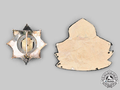 greece,_yugoslavia._lot_of_two_badges_c2020_965_mnc1021_1