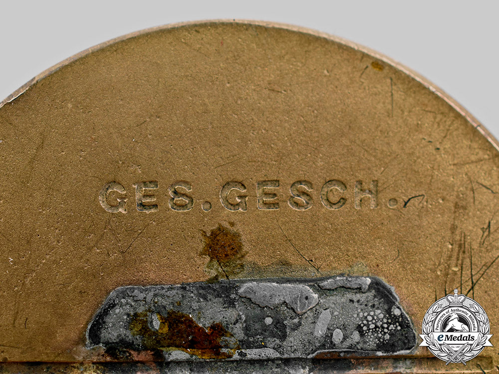 germany,_nsdap._a_golden_party_badge,_by_deschler&_sohn_c2020_972_mnc4007_1_1_1_1_1_1