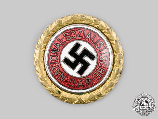 germany,_nsdap._a_golden_party_badge,_small_version,_by_deschler&_sohn_c2020_974_mnc4012_1_1_1_1