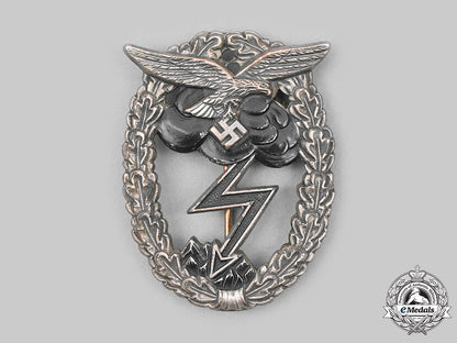 germany,_luftwaffe._a_ground_assault_badge_c20214_mnc4022_1