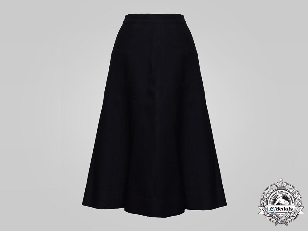 canada,_commonwealth._a_canadian_red_cross_corps_tunic_and_skirt,_worn_by_b._harvey,_by_eaton,1944_c20215cbb_0127_1_1