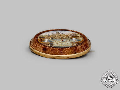 jewellery._a_yellow_gold_brooch_with_a_mosaic_of_st._peter's_square,_c.1880_c2021_005_mnc1859_1
