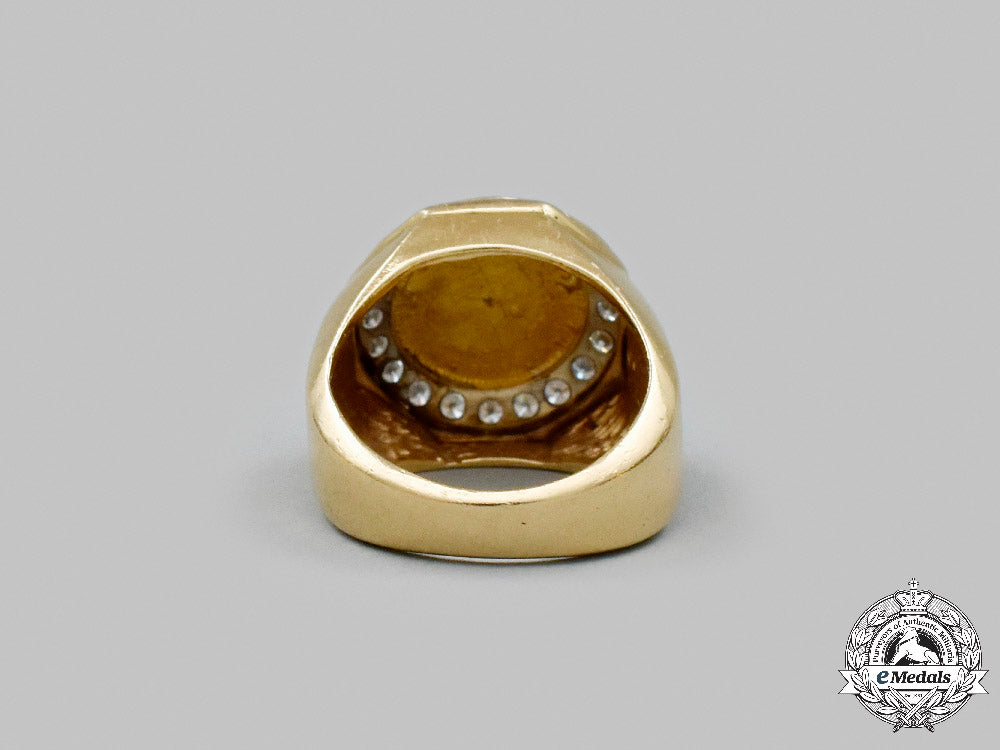 united_states._a_custom_yellow&_white_gold_united_states_dollar_coin_ring_with_diamonds_c2021_018_mnc1921_1