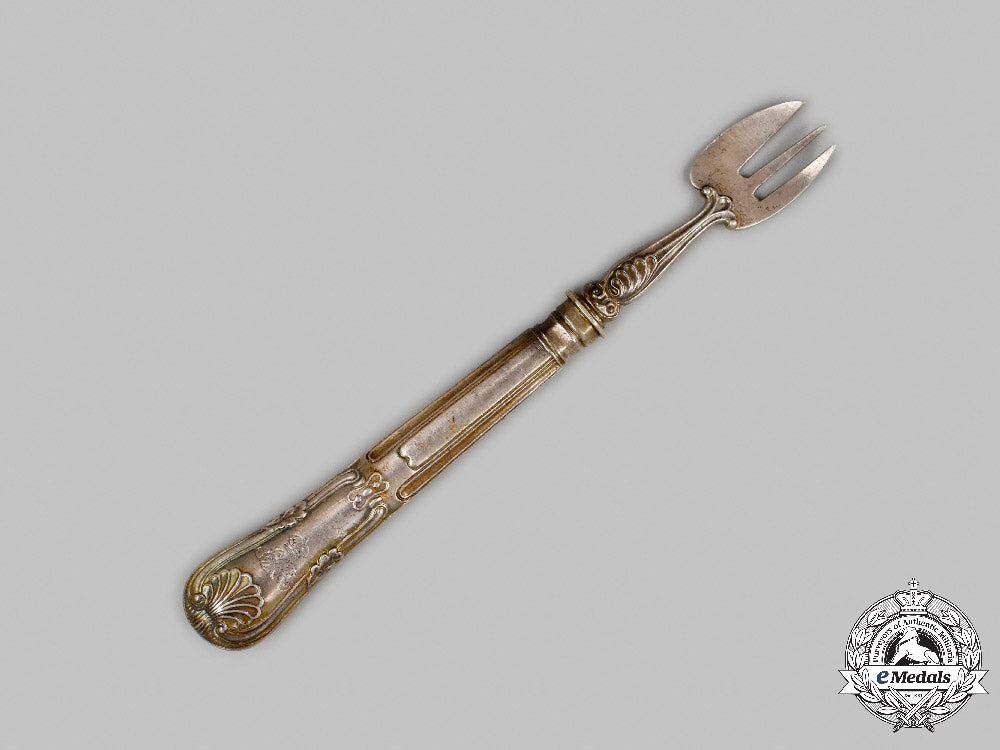 hannover,_kingdom._a_silver_oyster_fork_from_the_estate_of_king_ernst_august,_by_johann_george_hossauer,_c.1840_c2021_052_mnc2000