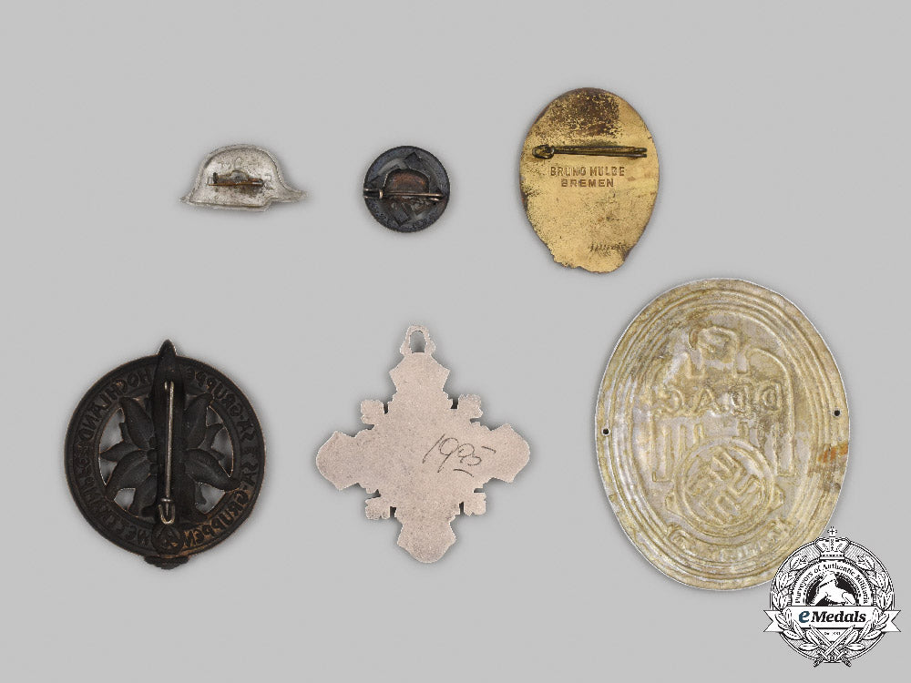 germany,_third_reich._a_mixed_lot_of_badges_c2021_053emd_9279