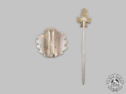 germany,_federal_republic._a_set_of_oak_leaves_to_the_knight’s_cross,_with_stick_pin_miniature,1957_version_c2021_054_mnc8300