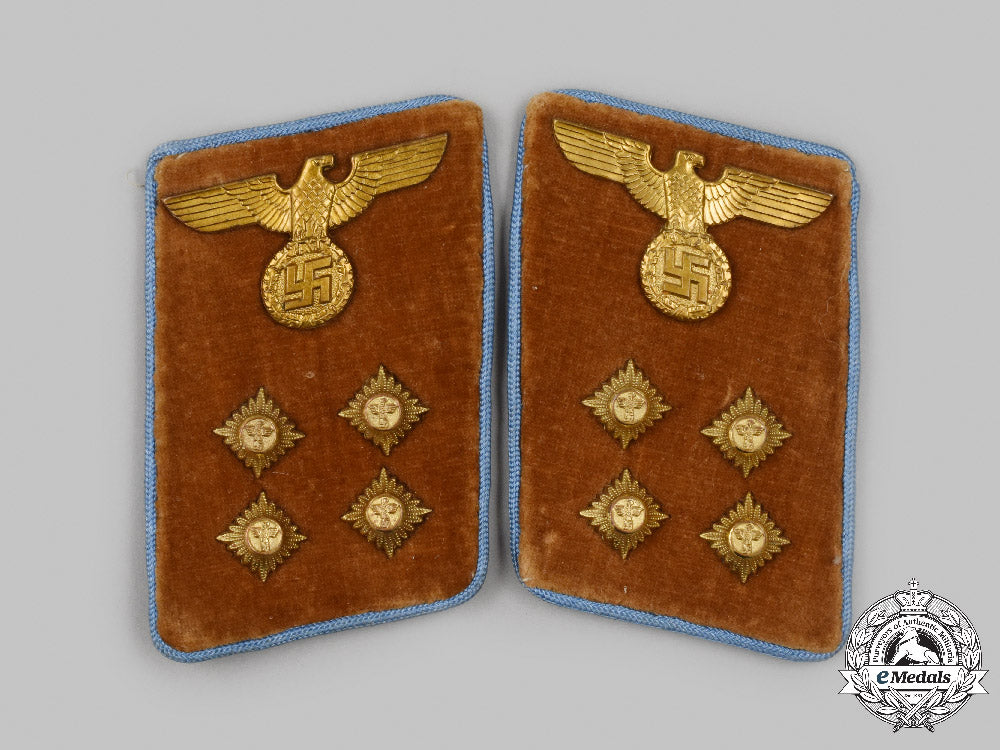 germany,_nsdap._a_set_of_orts-_level_gemeinschaftsleiter_collar_tabs_c2021_055emd_9282