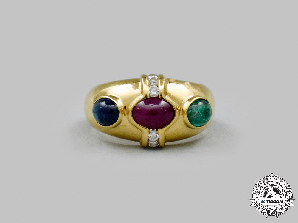 jewellery._a_yellow_gold_ring_with_sapphire,_ruby,_emerald&_diamonds_c2021_057_mnc1987_1