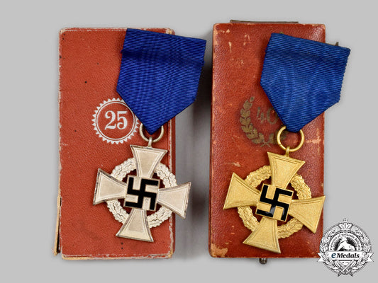 germany,_third_reich._a_pair_of_cased_civil_service_long_service_awards_c2021_096_mnc8134