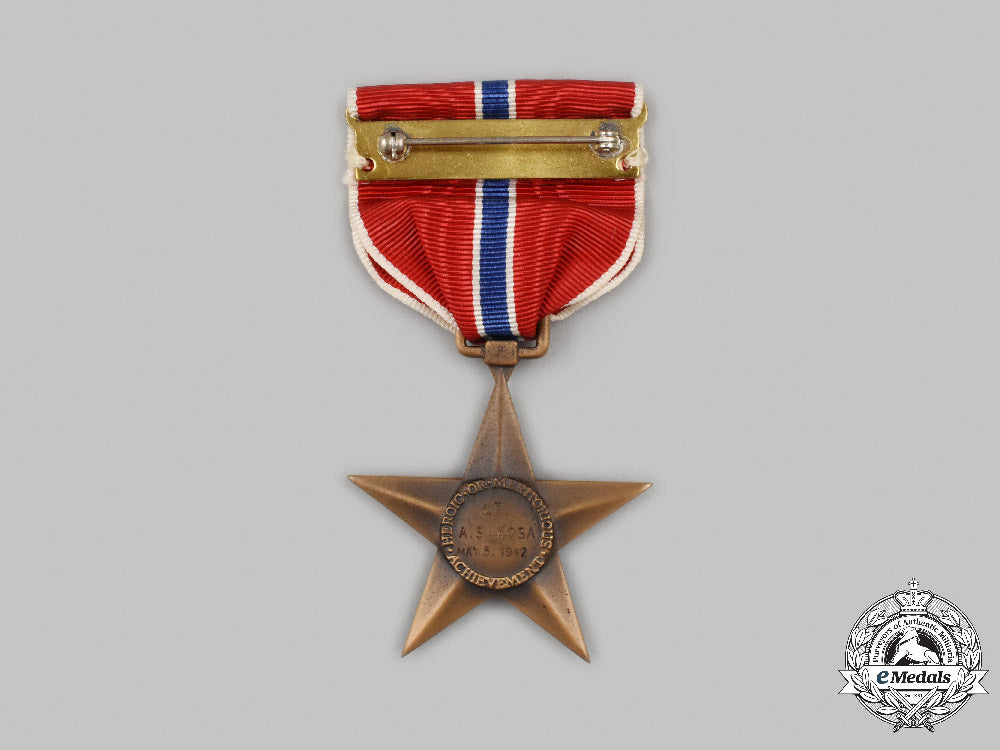 united_states._a_bronze_star_medal,_to_lieutenant_a.s._kosa,_cased,_c.1945_c2021_165emd_9495