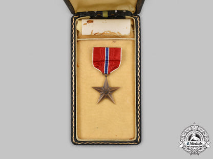 united_states._a_bronze_star_medal,_to_lieutenant_a.s._kosa,_cased,_c.1945_c2021_168emd_9503