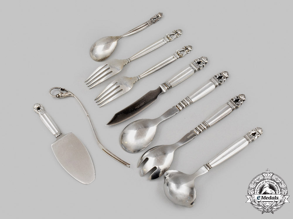 denmark._a_lot_of_vintage_silverware,_by_georg_jensen_c2021_171emd_2811_1