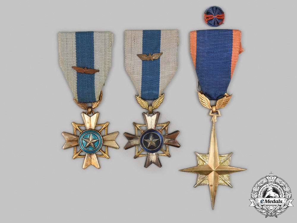 vietnam,_republic(_south_vietnam)._three_medals&_awards_c2021_173emd_9513