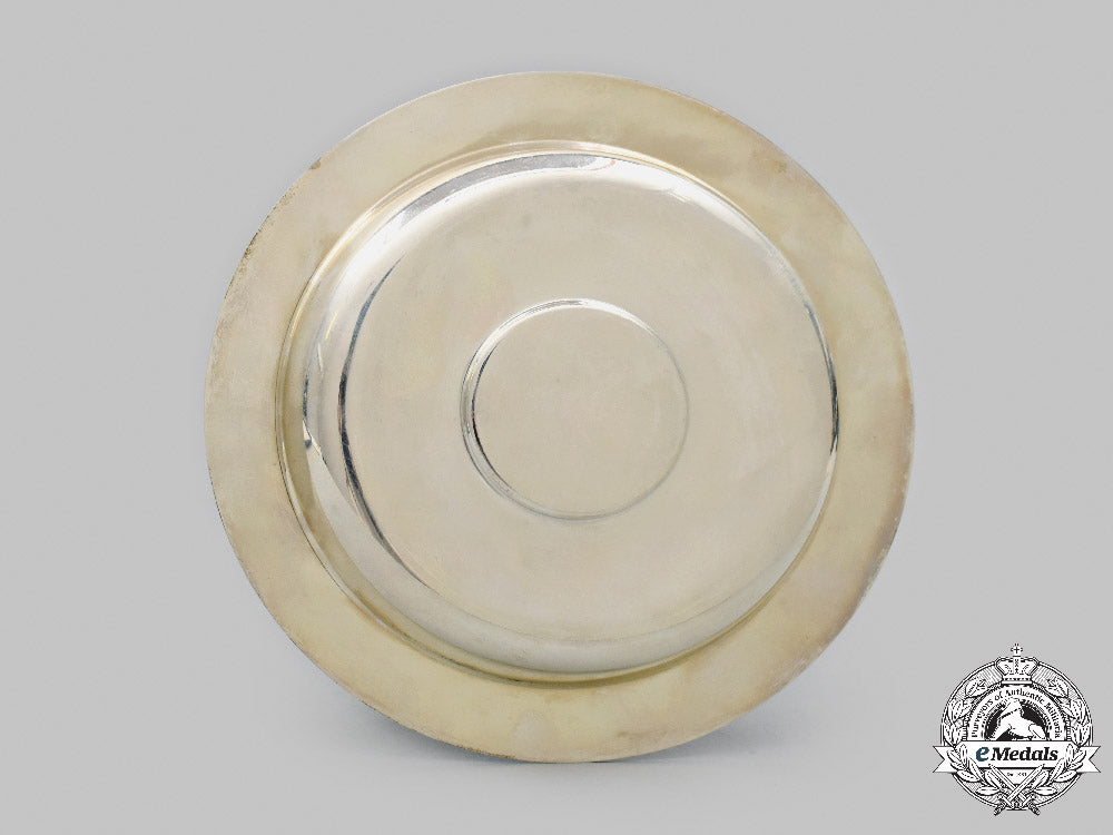 united_kingdom._a_queen_elizabeth_ii_sterling_silver_jubilee_dish,_by_pobjoy_mint_with_case,1977_c2021_181emd_2924