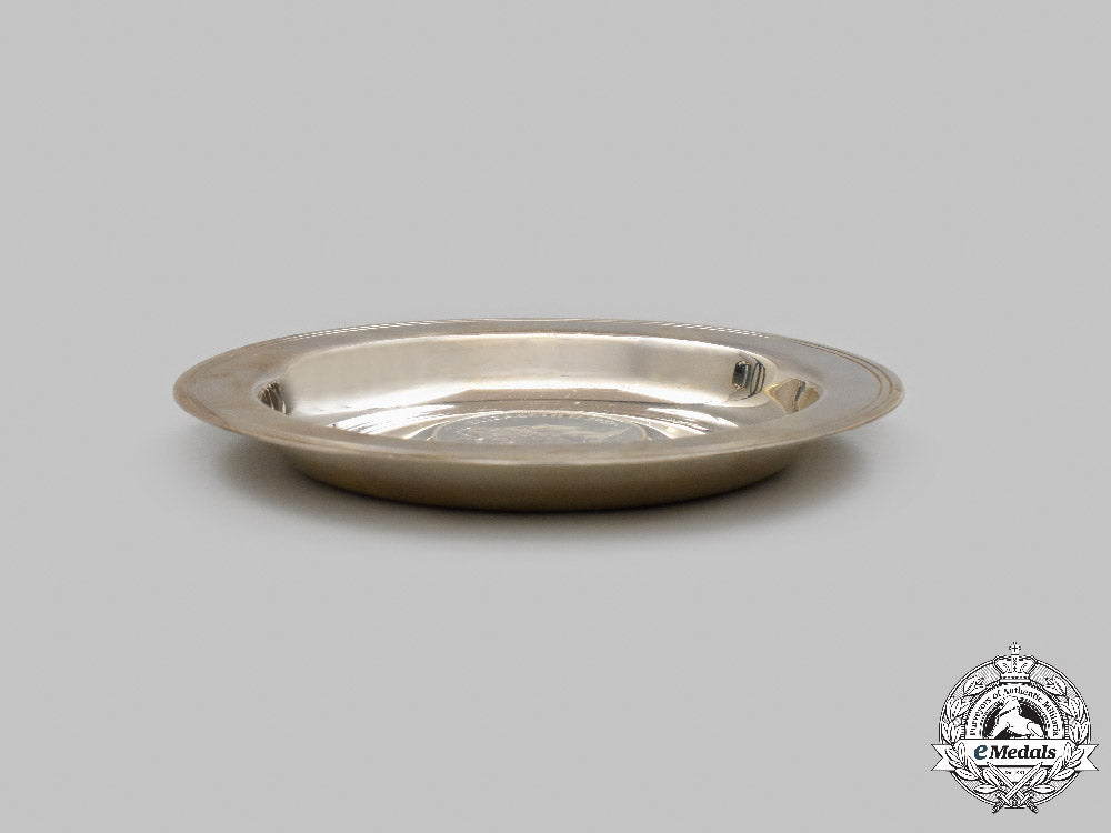 united_kingdom._a_queen_elizabeth_ii_sterling_silver_jubilee_dish,_by_pobjoy_mint_with_case,1977_c2021_182emd_2951