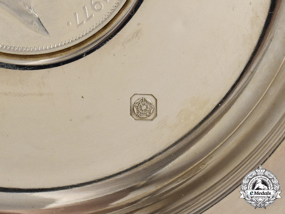 united_kingdom._a_queen_elizabeth_ii_sterling_silver_jubilee_dish,_by_pobjoy_mint_with_case,1977_c2021_186emd_2947