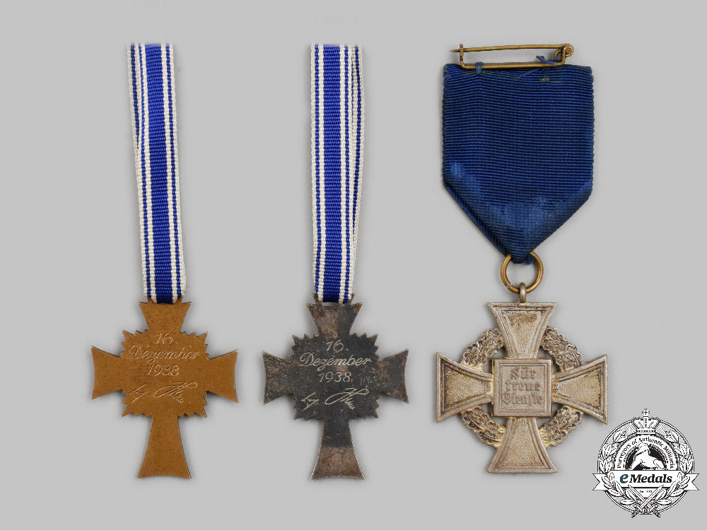 germany,_third_reich._a_mixed_lot_of_civil_awards_c2021_205emd_7193-_1_