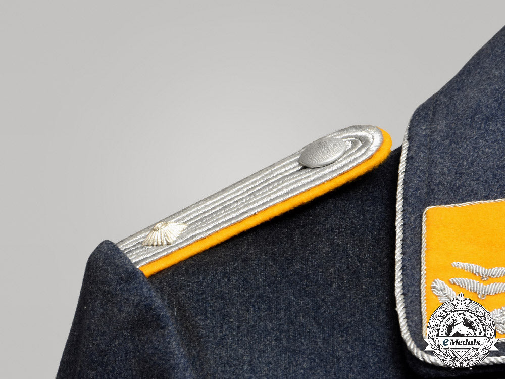 germany,_luftwaffe._a_flight_personnel_oberleutnant_service_blouse,_by_klara_krappen_c2021_216emd_3099_1