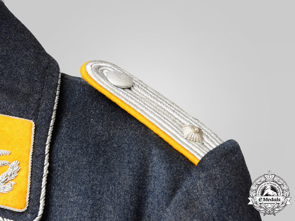 germany,_luftwaffe._a_flight_personnel_oberleutnant_service_blouse,_by_klara_krappen_c2021_217emd_3098_1