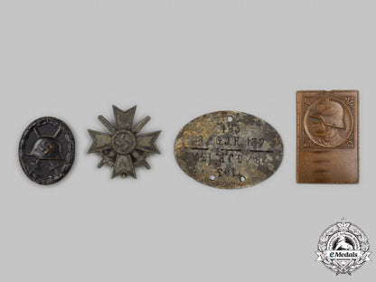 germany,_wehrmacht._a_mixed_lot_of_decorations_and_accessories_c2021_223emd_7228-_1__1