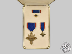 United States. An Army Distinguished Service Cross, Cased