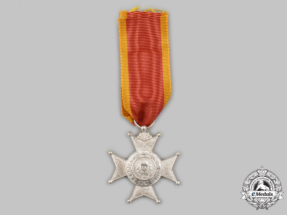 schaumburg-_lippe,_principality._a_princely_house_order,_silver_merit_cross,_c.1918_c2021_251emd_9721_1_1