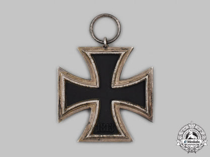 germany,_wehrmacht._a1939_iron_cross_ii_class,_round3_type,_by_deschler&_sohn_c2021_259emd_9740