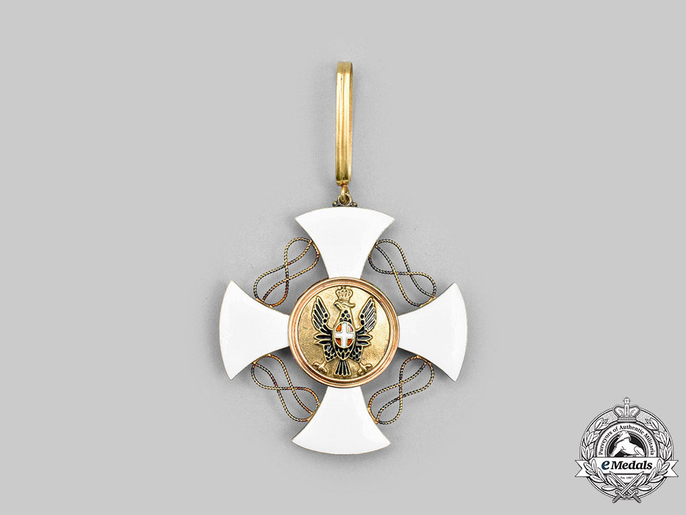 italy,_kingdom._an_order_of_the_crown,_iii_class_commander_in_a_rare_case,_by_rota_g.b.,_genova,_c.1920_c2021_262_mnc6232