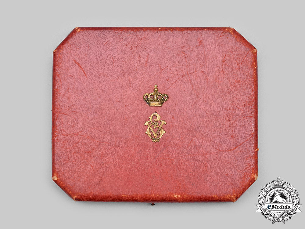 italy,_kingdom._an_order_of_the_crown,_iii_class_commander_in_a_rare_case,_by_rota_g.b.,_genova,_c.1920_c2021_265_mnc6224