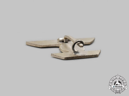 germany,_wehrmacht._a_mint1939_clasp_to_the_iron_cross_i_class,_with_case,_by_b.h._mayer_c2021_283emd_3288