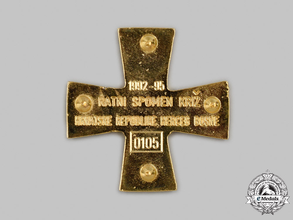 croatia,_republic._a_war_memorial_cross1992-1995_c2021_285emd_7367