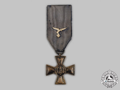 germany,_luftwaffe._a_wehrmacht_long_service_cross,_ii_class_for18_years,_with_luftwaffe_device_c2021_322emd_3366