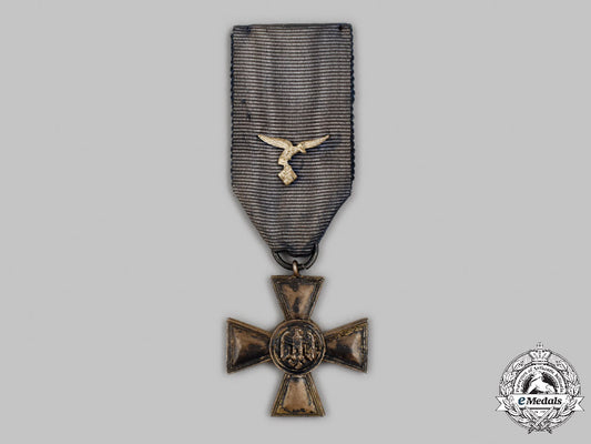germany,_luftwaffe._a_wehrmacht_long_service_cross,_ii_class_for18_years,_with_luftwaffe_device_c2021_322emd_3366