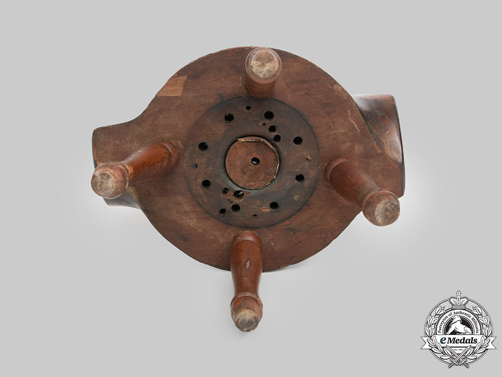 united_kingdom._a_de_havilland_gipsy_moth_propeller_and_hub_hat/_coat_rack1929_c2021_328emd_0995_1