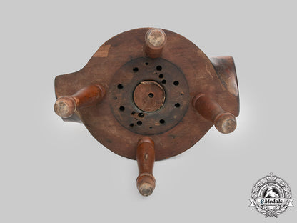 united_kingdom._a_de_havilland_gipsy_moth_propeller_and_hub_hat/_coat_rack1929_c2021_328emd_0995_1
