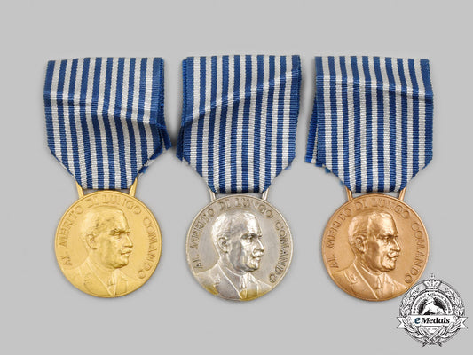 italy,_kingdom._three_merit_medals_for_long_command_of_the_royal_army_c2021_328emd_7498_1