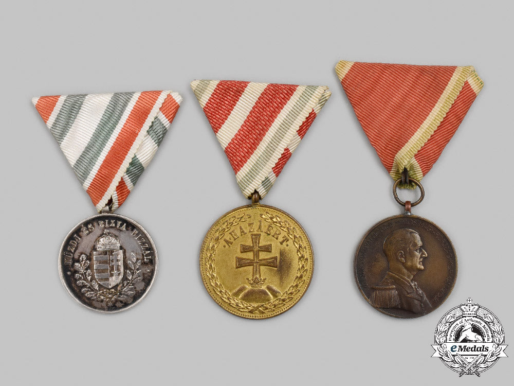 hungary,_regency._a_lot_of_three_medals&_awards_c2021_340emd_7521