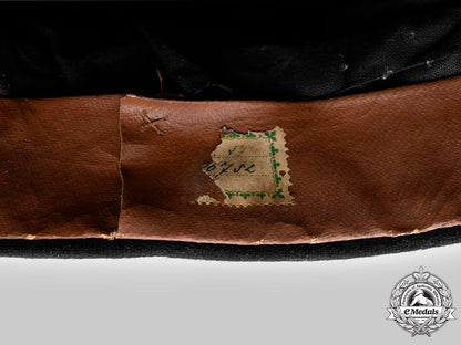 germany,_weimar_republic._a_fire_brigade_personnel_visor_cap_c2021_341_mnc6103_1