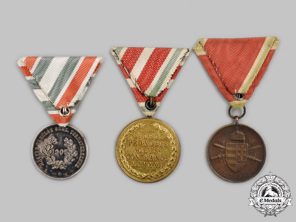 hungary,_regency._a_lot_of_three_medals&_awards_c2021_341emd_7523