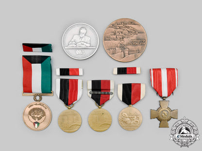france,_israel,_kuwait,_malta,_united_states._a_lot_of_seven_cased_awards_c2021_343_mnc6410_1